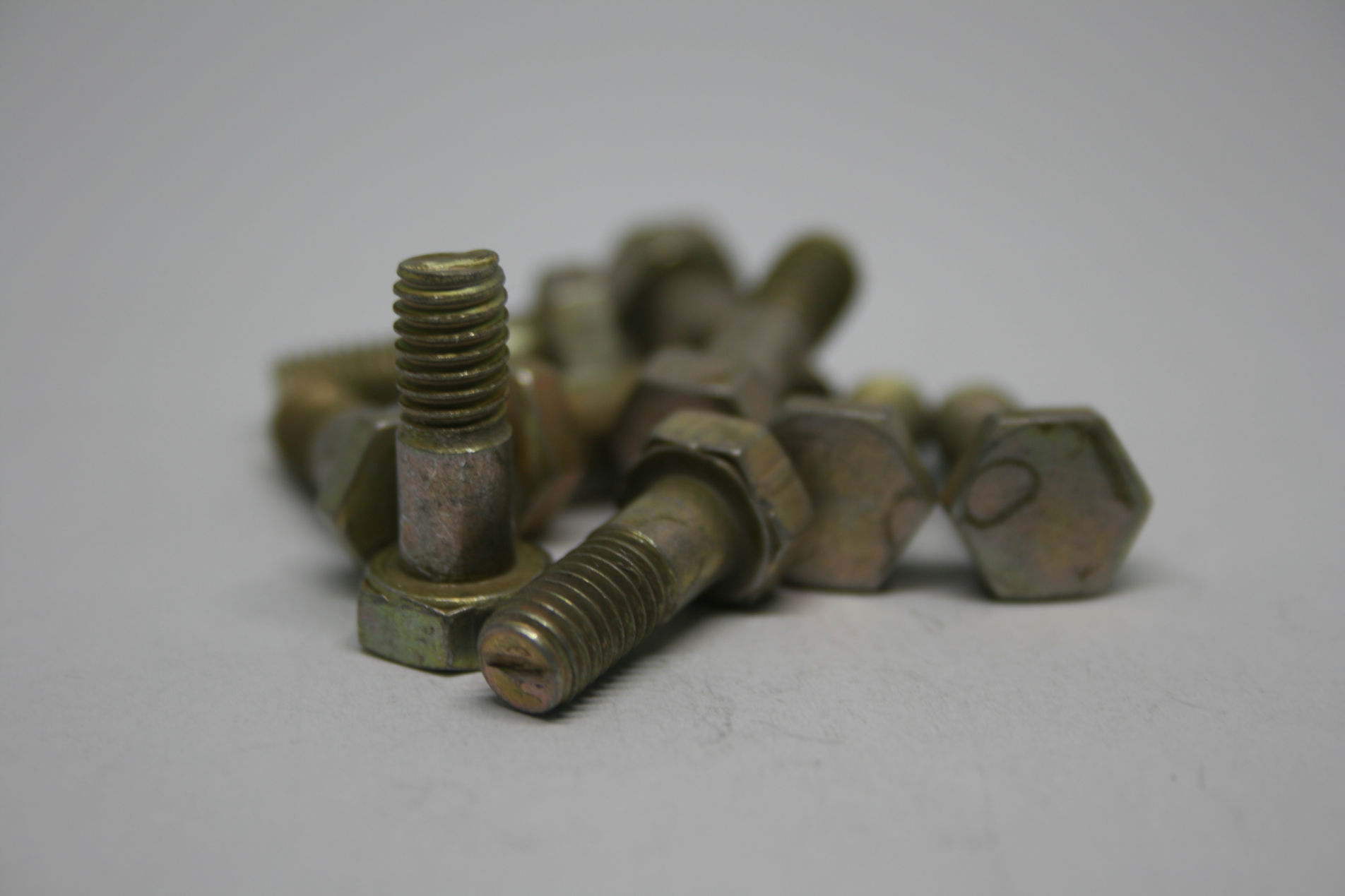 Hex head aircraft bolts with reduced short thread 3017A-6-16